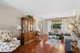 1251 N Scarlet Dr, Addison, IL 60101 - Photo 13