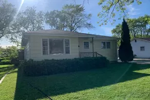 64 S Prairie Ave, Mundelein, IL 60060 - Photo 1