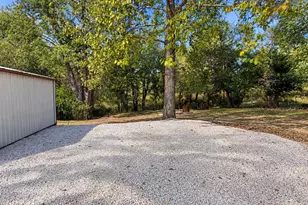 3432 Seed House Rd, Iuka, IL 62849 - Photo 37