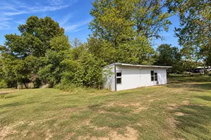 3432 Seed House Rd, Iuka, IL 62849 - Photo 39