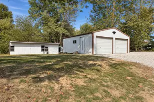 3432 Seed House Rd, Iuka, IL 62849 - Photo 35