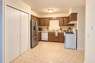 993 Kane St, South Elgin, IL 60177 - Photo 5