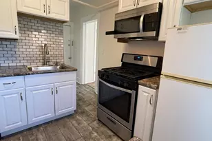 404 Mountain St, Elgin, IL 60123 - Photo 5