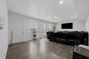 453 Cumberland Ln, Bolingbrook, IL 60440 - Photo 5