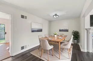 1931 Farnham Ct, Schaumburg, IL 60194 - Photo 7