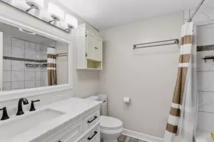 1931 Farnham Ct, Schaumburg, IL 60194 - Photo 17