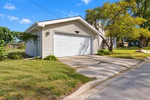 195 S Center Ave, Bradley, IL 60915 - Photo 33