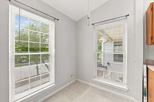 2651 S Cedar Glen Dr, Arlington Heights, IL 60005 - Photo 11