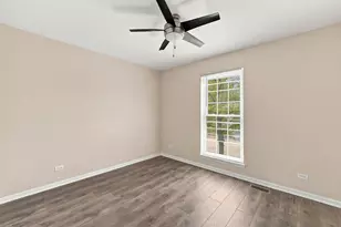 2651 S Cedar Glen Dr, Arlington Heights, IL 60005 - Photo 15