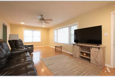 11548 S Neenah Avenue, Worth, IL 60482 - Photo 9