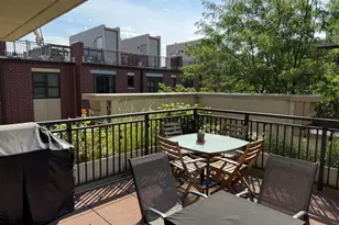 437 W Division St, Chicago, IL 60610 - Photo 9