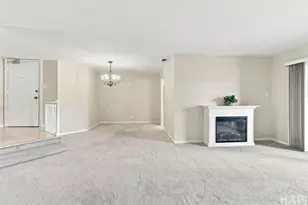 1082 Creekside Ct, Wheeling, IL 60090 - Photo 7