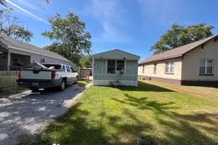 1004 Case St, Centralia, IL 62801 - Photo 3