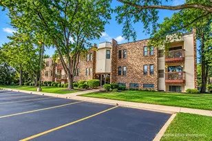2212 Country Club Dr, Woodridge, IL 60517 - Photo 3