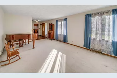 1011 Iroquois Drive, Elgin, IL 60123 - Photo 7