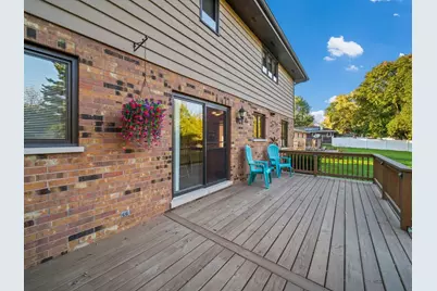 1011 Iroquois Drive, Elgin, IL 60123 - Photo 31