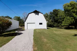 1747 State Route 161 Hwy, Centralia, IL 62801 - Photo 41