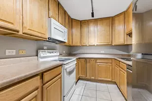 445 Sherman Ave, Evanston, IL 60202 - Photo 7