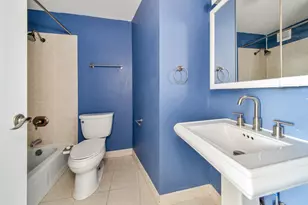 3930 N Pine Grove Ave, Chicago, IL 60613 - Photo 13