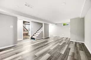 389 N Commonwealth Ave, Elgin, IL 60123 - Photo 29