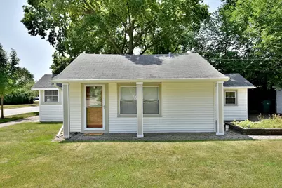 149 E Strong Street, Wheeling, IL 60090 - Photo 1