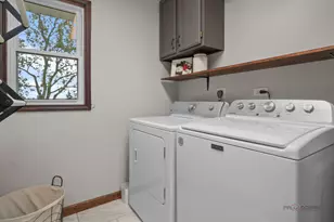 1502 Sunset Dr, Holiday Hills, IL 60051 - Photo 21