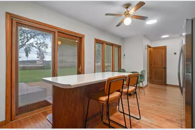 1502 Sunset Drive, Holiday Hills, IL 60051 - Photo 9