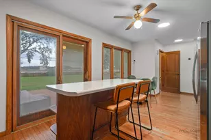 1502 Sunset Dr, Holiday Hills, IL 60051 - Photo 9