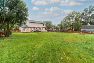 1502 Sunset Dr, Holiday Hills, IL 60051 - Photo 29