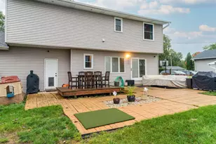 1502 Sunset Dr, Holiday Hills, IL 60051 - Photo 25