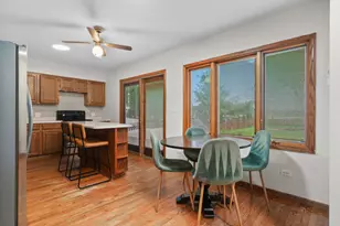 1502 Sunset Dr, Holiday Hills, IL 60051 - Photo 5