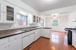 16426 Shirley Ct, South Holland, IL 60473 - Photo 9