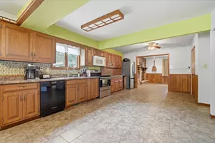 912 Parmon Rd, Bloomington, IL 61701 - Photo 13