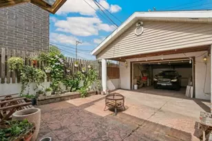 2034 W 18th St, Chicago, IL 60608 - Photo 31