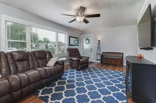 506 E Fifer St, Colfax, IL 61728 - Photo 5