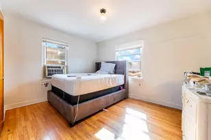 8939 S Blackstone Ave, Chicago, IL 60619 - Photo 11