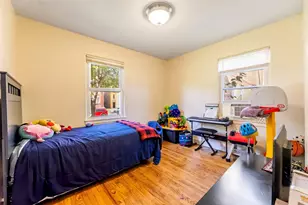 8939 S Blackstone Ave, Chicago, IL 60619 - Photo 17