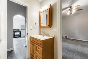 113 Elm St, Elgin, IL 60123 - Photo 19