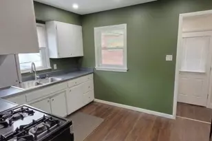 17 W Naperville Rd, Westmont, IL 60559 - Photo 3