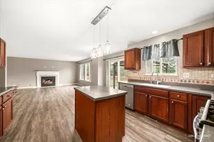 1017 Simms Ct, Plano, IL 60545 - Photo 7