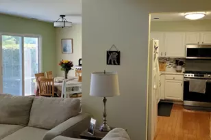7975 Hedgewood Dr, Darien, IL 60561 - Photo 7
