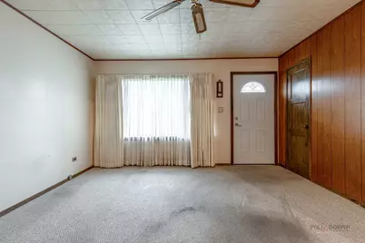 2717 Sunset Avenue, Waukegan, IL 60087 - Photo 3
