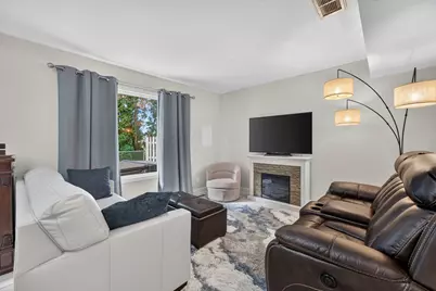 6 Cypress Square, Elgin, IL 60123 - Photo 13