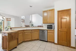 11610 Lake Shore Dr, Orland Park, IL 60467 - Photo 7