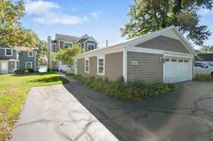 937 N Shore Dr, Crystal Lake, IL 60014 - Photo 7