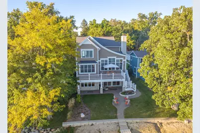 937 N Shore Drive, Crystal Lake, IL 60014 - Photo 1