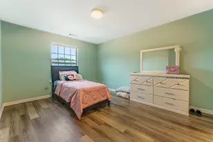 1011 Sommerset Ct, Elgin, IL 60120 - Photo 7