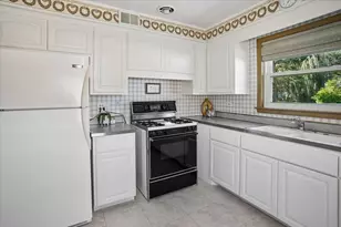 824 N Vail Ave, Arlington Heights, IL 60004 - Photo 7
