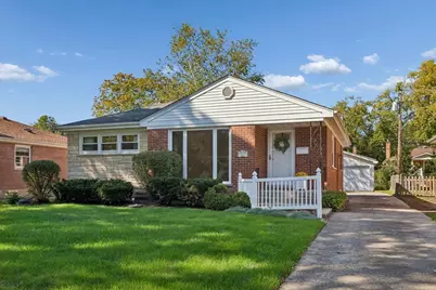 824 N Vail Avenue, Arlington Heights, IL 60004 - Photo 1