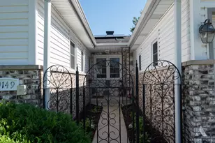 9149 S 89th Ave, Hickory Hills, IL 60457 - Photo 5